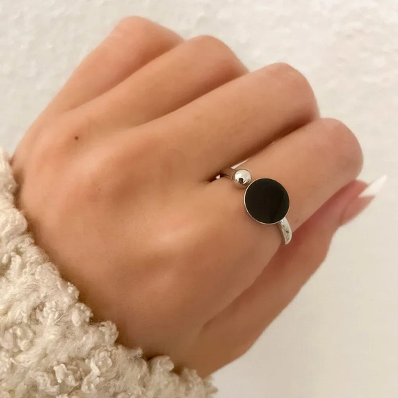 925 Sterling Silver Black Circle Ring Dainty Ring Geometric Minimalist Ring - Picture 1 of 8